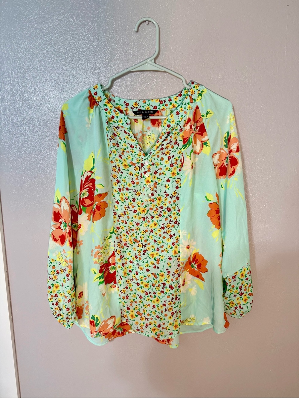 Women’s Zac & Rachel Mint Floral Split-Neck Blouse with Red-Orange Blooms
